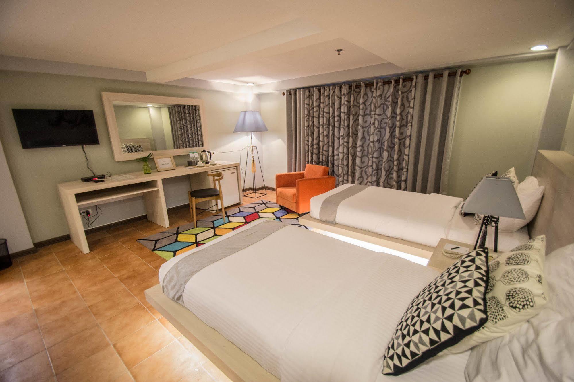 Almont City Hotel Butuan City Екстер'єр фото