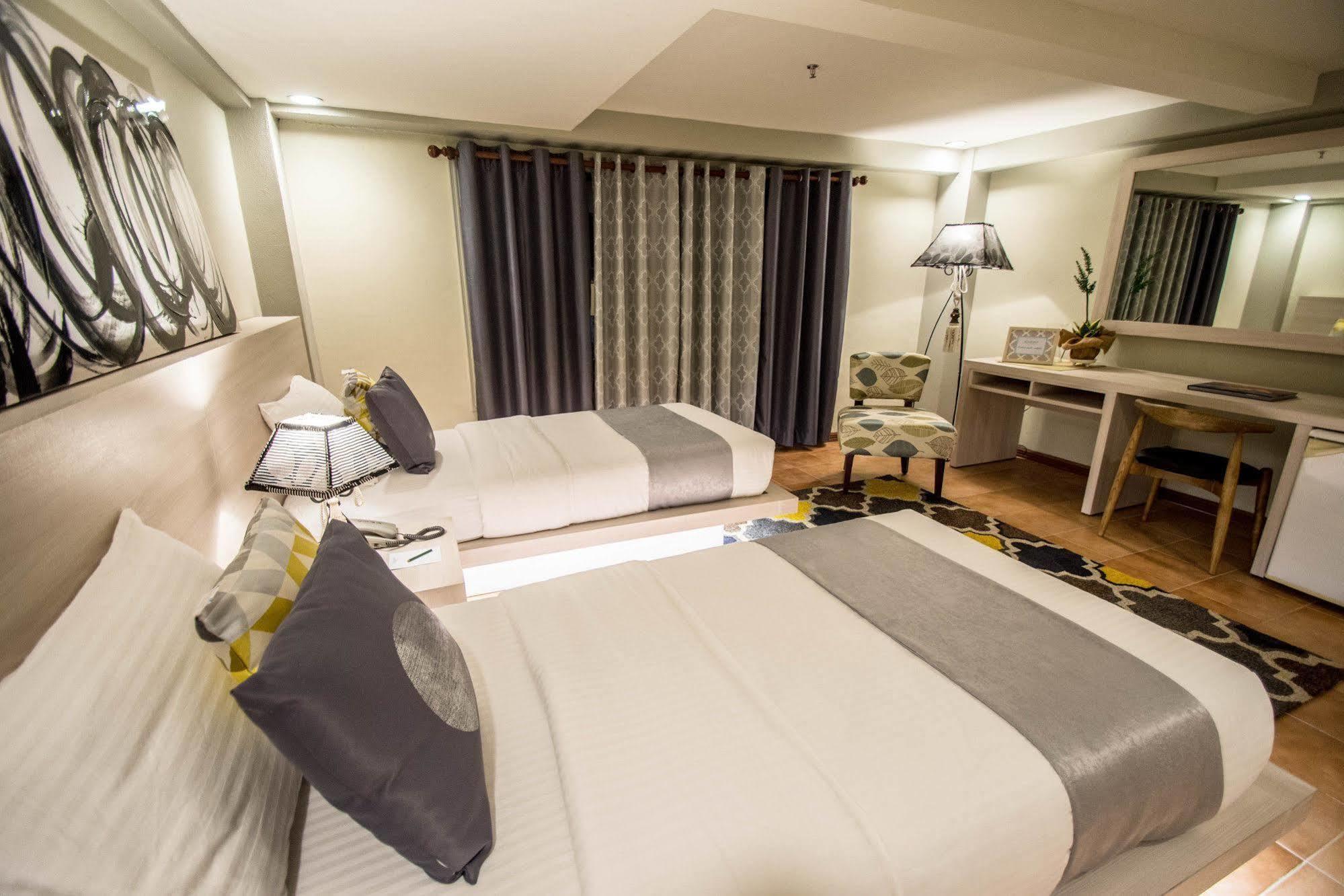 Almont City Hotel Butuan City Екстер'єр фото